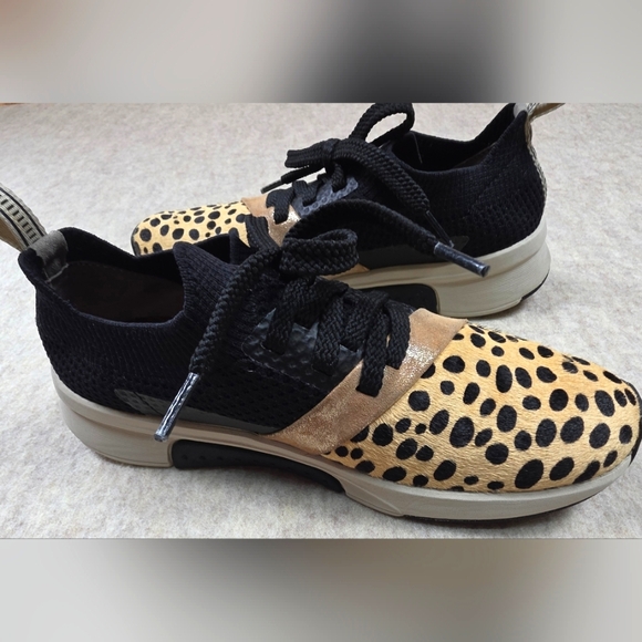 Mark Nason‎ Women's Cheetah And Gold Sneakers Size 5.5 - Picture 1 of 10
